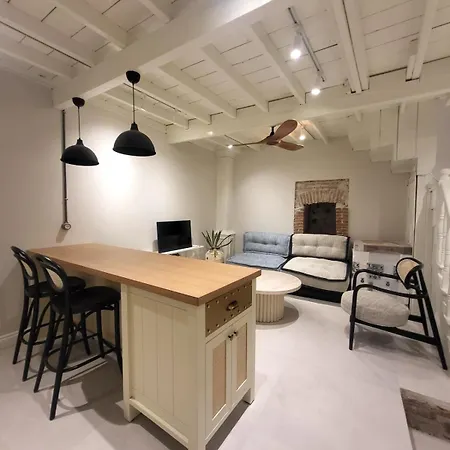 Sea&lesbos View Duplex, Courtyard&rooftop,