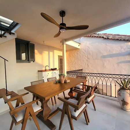 Sea&lesbos View Duplex, Courtyard&rooftop, Mercan Koesk Apartamento
