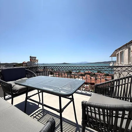 Sea&lesbos View Duplex, Courtyard&rooftop, * Ayvalı