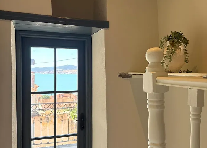 Sea&lesbos View Duplex, Courtyard&rooftop, Lägenhet *