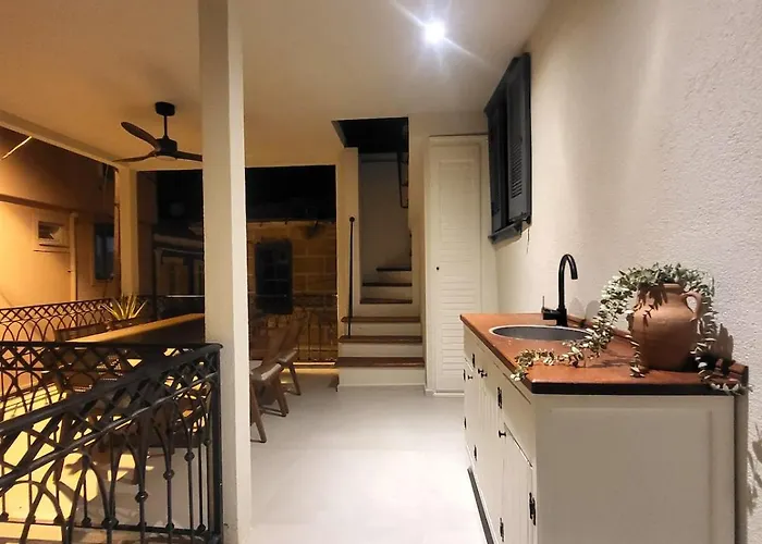 Sea&lesbos View Duplex, Courtyard&rooftop, *