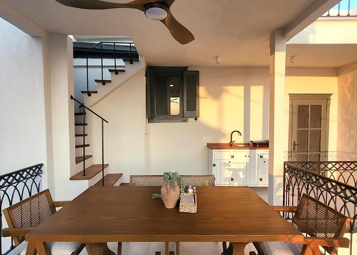 Sea&lesbos View Duplex, Courtyard&rooftop,