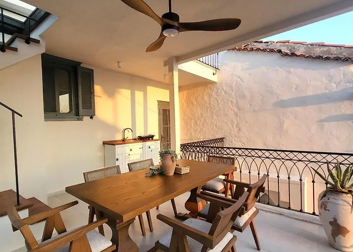 Sea&lesbos View Duplex, Courtyard&rooftop, Lägenhet